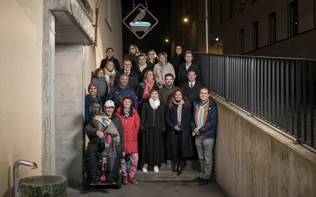 Gruppemfoto Europarat mit Gründunsgsmitlieder Bad zum Raben,vor dem Bad zum Raben